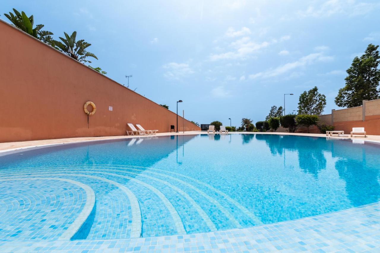 Comfortable 4-Bedroom Villa With Private Gardens Costa Adeje  Bagian luar foto